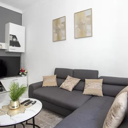 Apartamento Air-conditioned In The Republique District