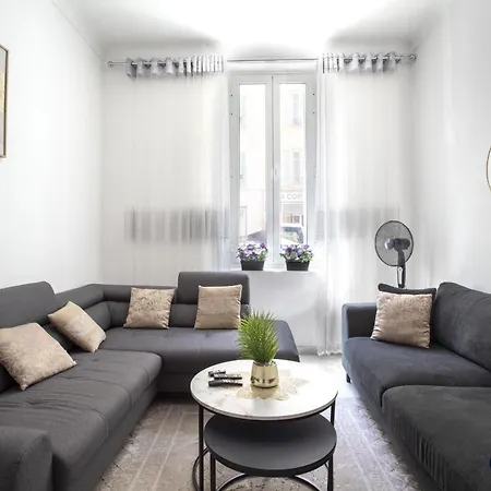 Air-conditioned In The Republique District Nice