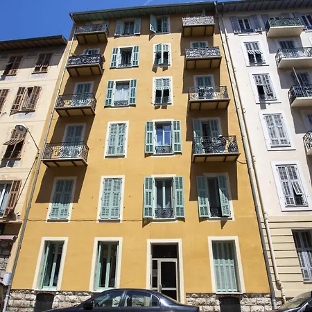 Air-conditioned In The Republique District *